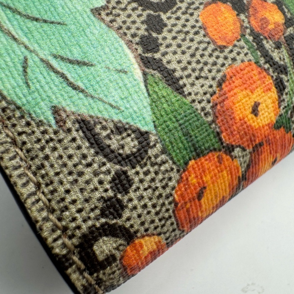Gucci GG Supreme Tian Cluth - Picture 6 of 10
